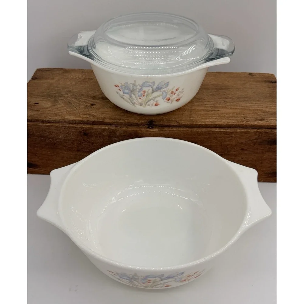 Pyrex England Blue Iris Casseroles w/1 Lid Made In England Set Of 2 Bakeware VTG